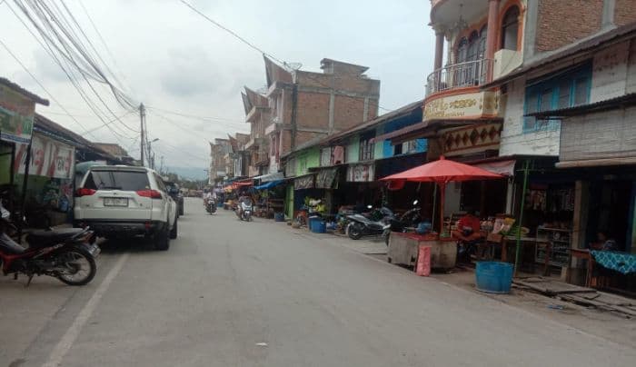 jelang_paskahjumat_agung_penjual_bunga_di_porsea_dan_laguboti_masih_sepi