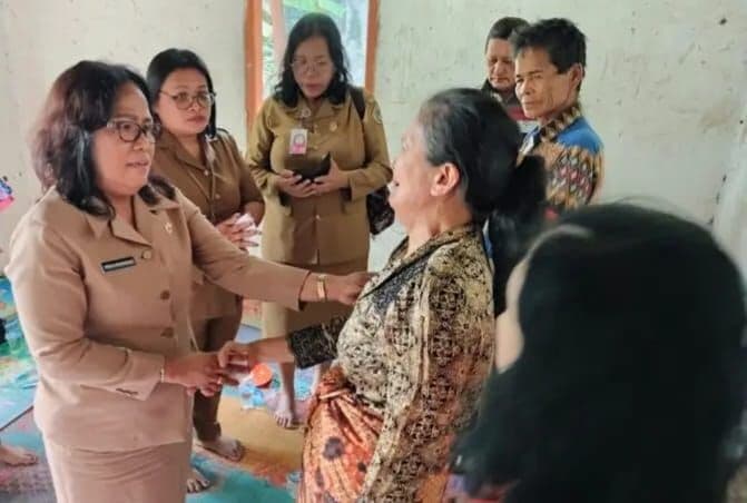 kadis_p3ap2kb_samosir_bantah_telah_beberkan_kondisi_ekonomi_korban_gantung_diri