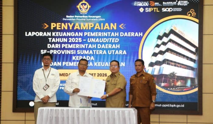 serahkan_lkpd_2025_wesley_berharap_pemko_pematangsiantar_kembali_raih_opini_wtp_