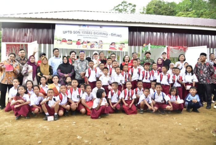 peresmian_gedung_sementara_sdn_155683_sigiringgiring_tapteng_donasi_save_the_children_pt_lion_super_indo