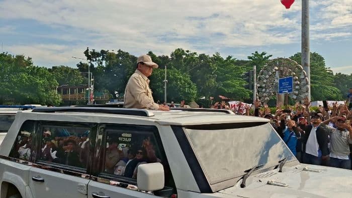 presiden_prabowo_rayakan_hari_buruh_di_monas_sapa_buruh_dan_tampil_bersama_tipe_x