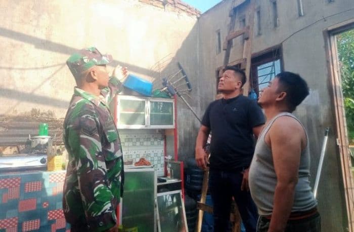 enam_rumah_warga_di_deli_serdang_rusak_diterjang_angin_kencang