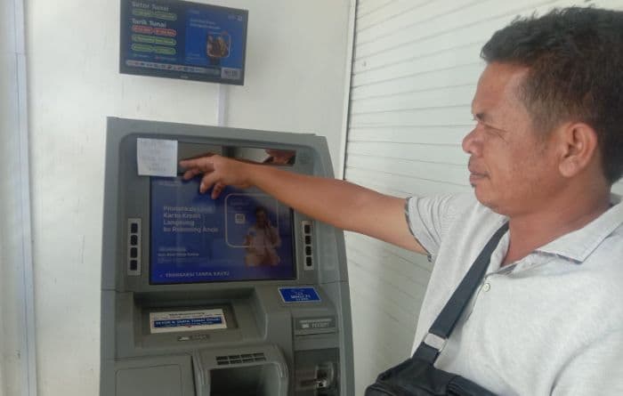 nasabah_keluhkan_atm_bri_di_balige_kerap_kehabisan_uang_tunai_saat_hari_libur_