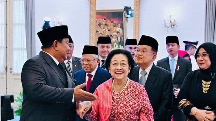 pdip_sebut_momen_prabowomegawati_bergandengan_tangan_bukan_hal_baru_