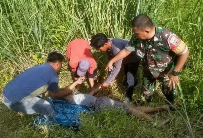 pria_pencari_barang_bekas_tewas_tertabrak_kereta_api_di_medang_deras