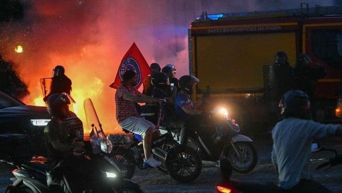 rusuh_usai_psg_juara_liga_champions_hampir_900_orang_ditangkap_di_prancis