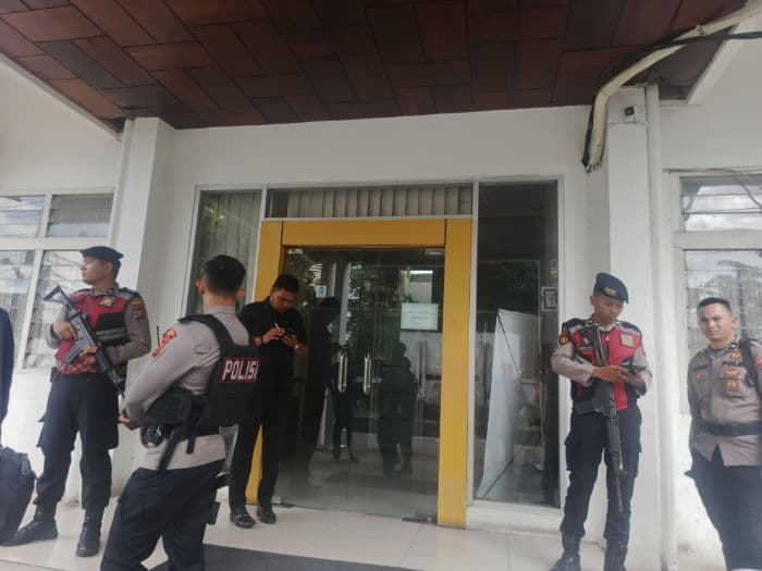 kantor_dinas_pupr_sumut_digeledah_kpk_