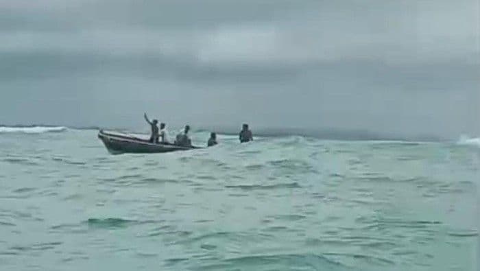 longboat_terbalik_di_maluku_tenggara_seluruh_korban_ditemukan_dua_meninggal_dunia