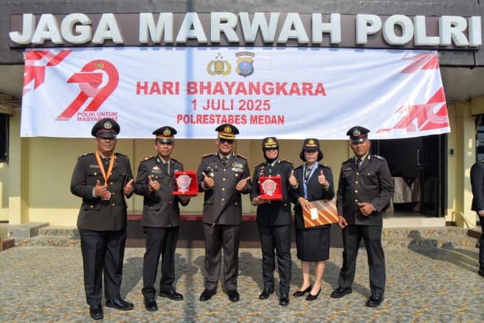 polsek_medan_kota_raih_empat_penghargaan_di_hut_bhayangkara_ke79