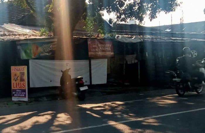 warung_tuak_di_jalan_gaharu_medan_resahkan_warga