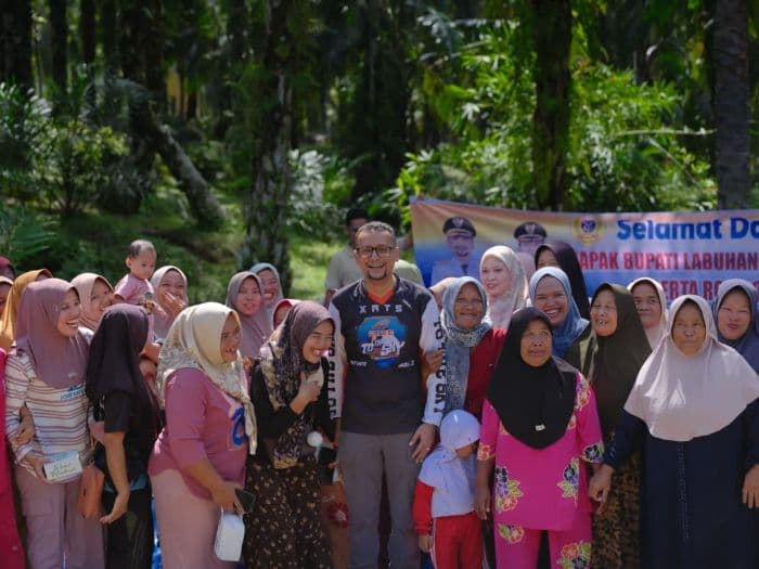 bupati_fery_bawa_pelayanan_dan_kabar_pembangunan_untuk_warga_labusel
