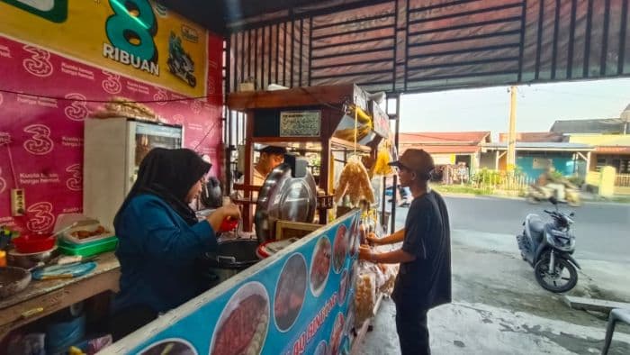 kisah_sri_lena_maharani_ibu_rumah_tangga_yang_sukses_bangun_usaha_ayam_pecak_bermodal_rp500_ribu