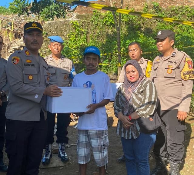 korban_tembok_ambruk_di_siantar_mulai_terima_bantuan_perbaikan_masih_dikoordinasikan
