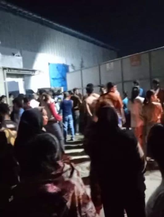 malammalam_warga_dobrak_pabrik_racun_di_tanjung_morawa_kenapa_