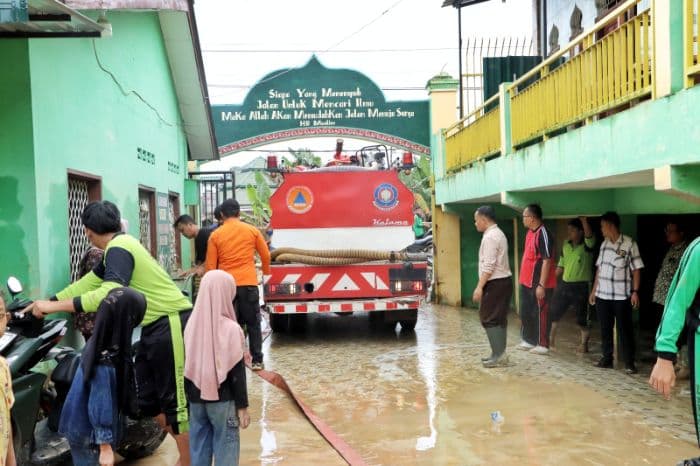 pemkab_simalungun_kebut_pemulihan_pascabanjir_serbelawan_dapur_umum_hingga_layanan_kesehatan_dibuka