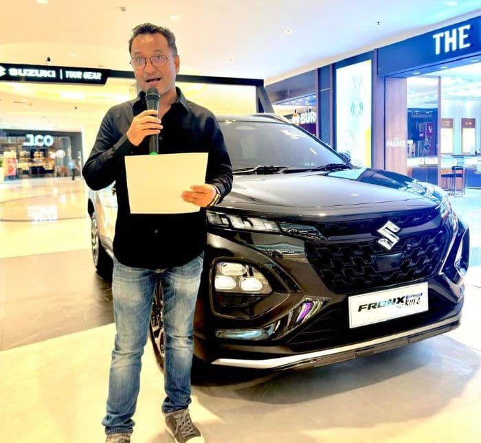 tampil_lebih_gagah_suzuki_fronx_sgx_hybrid_kuro_hadir_di_plaza_medan_fair