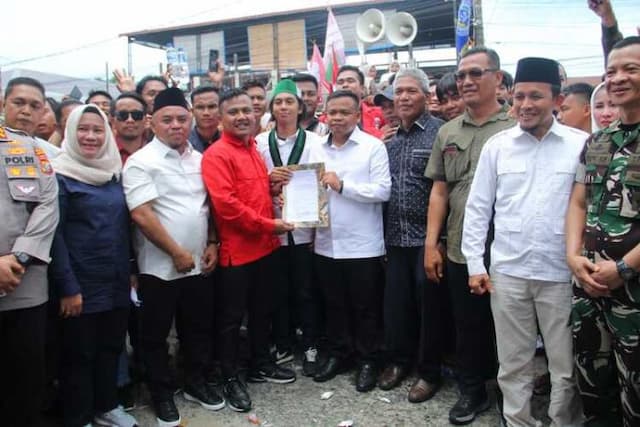 unjuk_rasa_mahasiswa_labuhanbatu_berjalan_damai_aspirasi_diterima_dprd