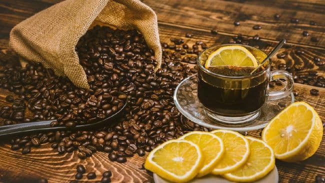kopi_dicampur_jeruk_nipis_diklaim_bisa_atasi_migrain_cek_faktanya