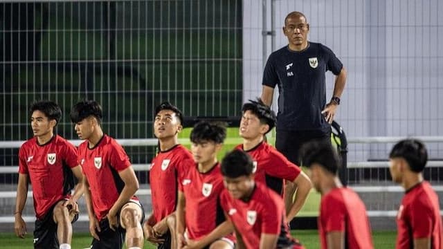 nova_arianto_dihadapkan_dilema_jelang_timnas_indonesia_u20_vs_laos_gas_pol_atau_simpan_pemain