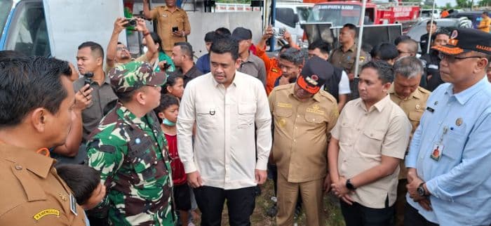pasca_erupsi_sinabung_320_warga_kuta_tengah_diungsikan_ke_jambur_suka_sitepu