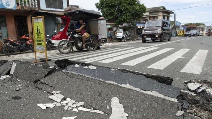 korban_gempa_magnitudo_69_di_cebu_filipina_naik_jadi_69_orang