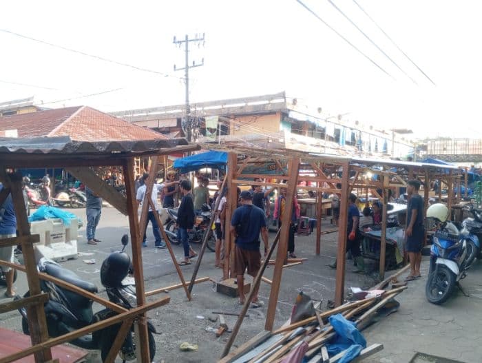 relokasi_ke_jalan_merdeka_bawah_pedagang_pasar_horas_tak_lagi_kompak