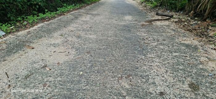 aspal_jalan_tigalinggasoban_di_dairi_baru_selesai_warga_keluhkan_permukaan_berongga