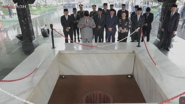 prabowo_pimpin_upacara_hari_kesaktian_pancasila_di_lubang_buaya