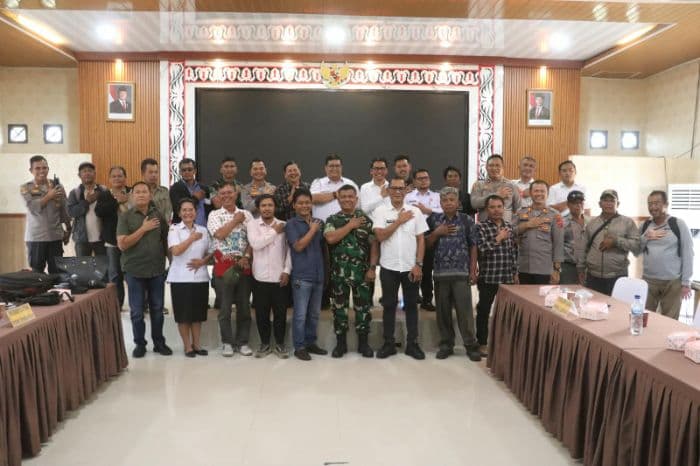 sengketa_lahan_di_simalungun_dimediasi_polisi_penanaman_baru_dihentikan