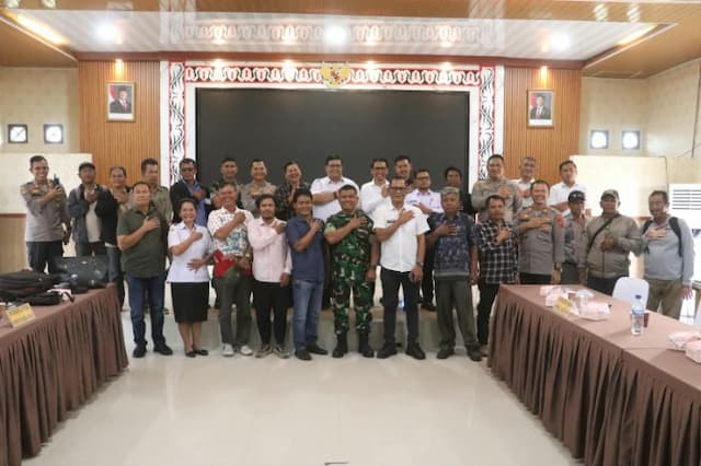 sengketa_lahan_di_simalungun_dimediasi_polisi_penanaman_baru_dihentikan