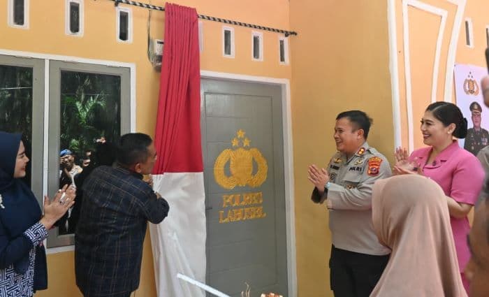 polres_labusel_wujudkan_kepedulian_lewat_program_bedah_rumah_di_aek_batu