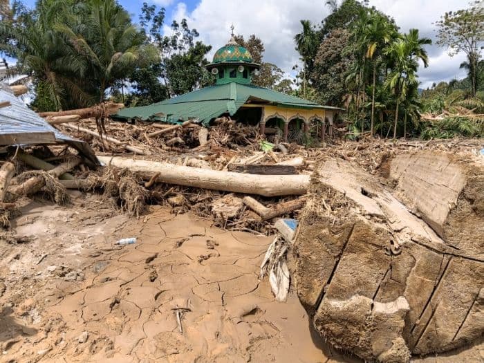korban_banjir_dan_longsor_di_sumatera_capai_442_orang_ribuan_jiwa_mengungsi
