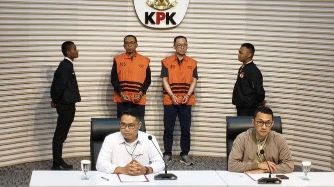 kpk_tahan_dua_tersangka_kasus_korupsi_proyek_jalur_ka_wilayah_medan_