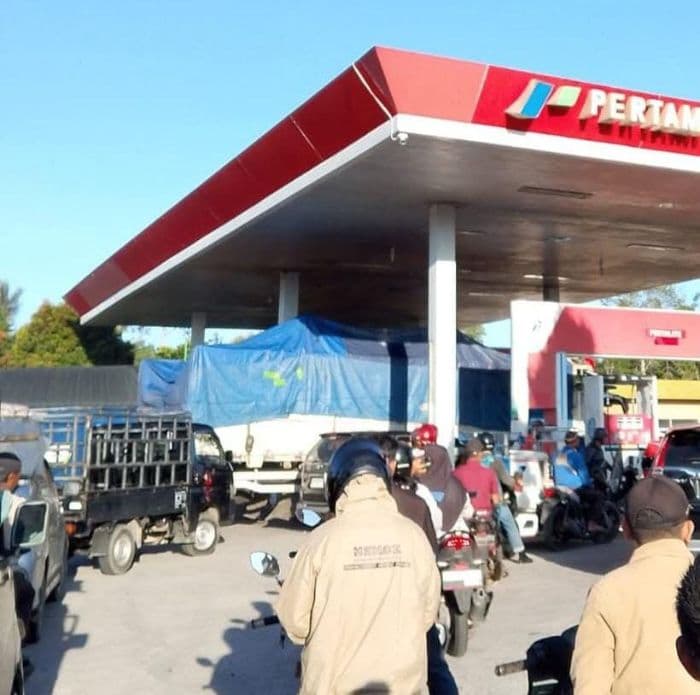 pasokan_bbm_terhambat_di_simalungun_sopir_dan_petani_paling_terdampak