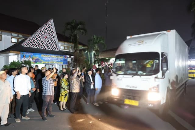pemko_pematangsiantar_kirimkan_bantuan_bahan_pokok_ke_wilayah_bencana_alam_sibolgatapteng