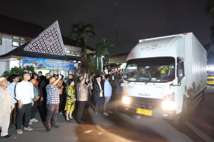 pemko_pematangsiantar_kirimkan_bantuan_bahan_pokok_ke_wilayah_bencana_alam_sibolgatapteng