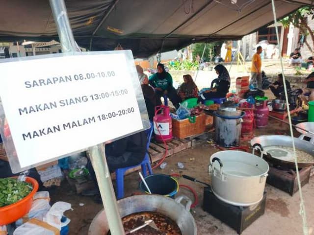 pengungsian_batang_toru_butuh_1_ton_beras_setiap_hari_untuk_korban_banjir