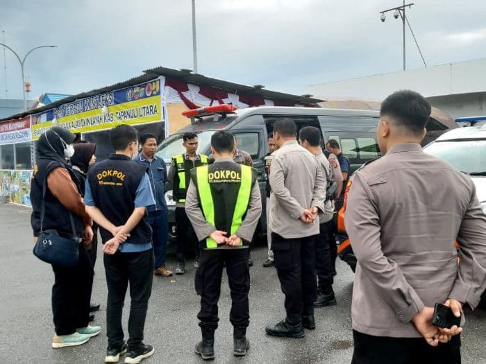 polda_sumut_pastikan_distribusi_obatobatan_untuk_korban_bencana_berjalan_lancar