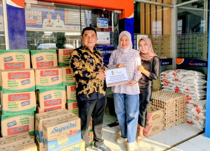 ringankan_korban_terdampak_banjir_bank_sumut_serahkan_bantuan_melalui_pemkab_batu_bara