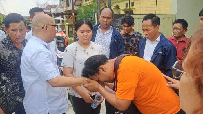 tersangka_pembakaran_rumah_hakim_menangis_minta_maaf_dan_mengaku_khilaf