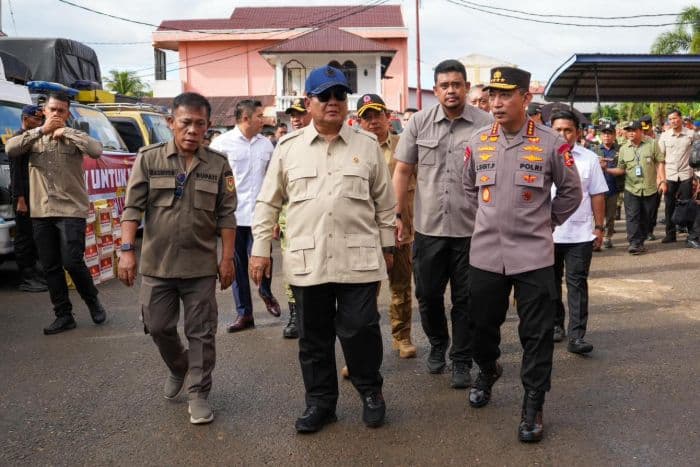 tinjau_bencana_presiden_prabowo_kendala_paling_krusial_terbatasnya_pasokan_bbm