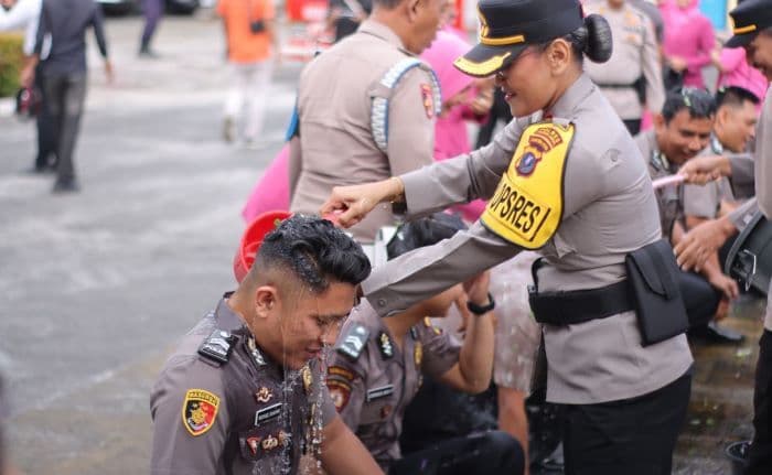 62_personel_polres_pematangsiantar_naik_pangkat_