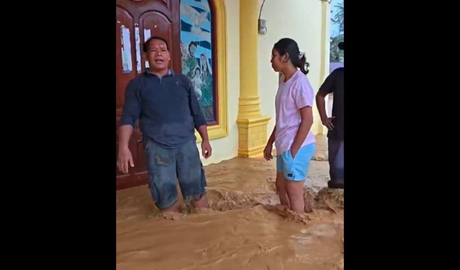 _hujan_deras_sejumlah_wilayah_di_tapteng_kembali_dihantam_banjir_susulan_