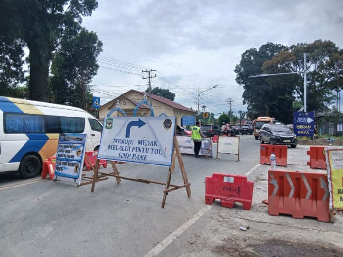 hari_kedua_2026_arus_lalu_lintas_di_simpang_dua_dan_ringroad_siantar_ramai_lancar