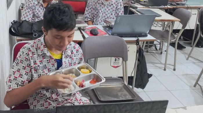 71_sppg_beroperasi_di_medan_baru_42_yang_terima_sertifikat_laik_higiene_sanitasi