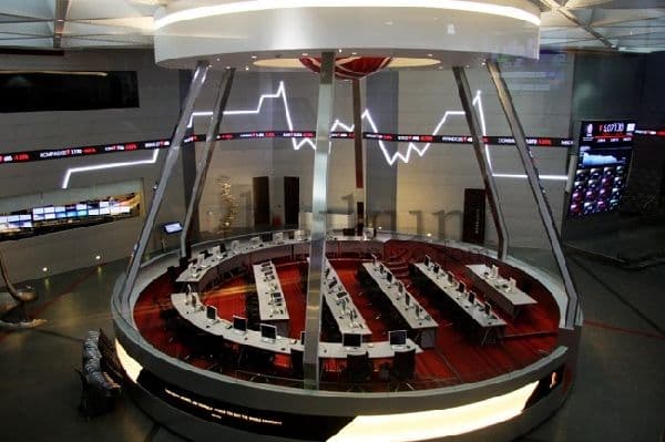 ihsg_diproyeksi_masih_fluktuatif_investor_cermati_arah_kebijakan_otoritas