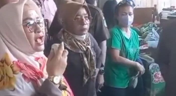 pedagang_di_lantai_2_pasar_sambas_harus_kosongkan_lapaknya_hingga_4_februari_