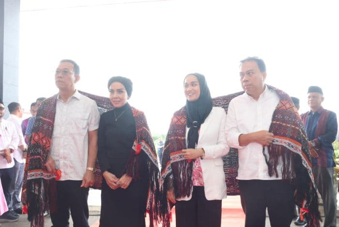 usai_retret_bupati_dan_wakil_bupati_tapsel_diulosi_tiba_di_sipirok
