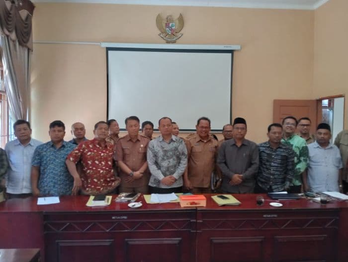 dprd_pakpak_bharat_bahas_tapal_batas_lokasi_batalion_tp908_gajadompak