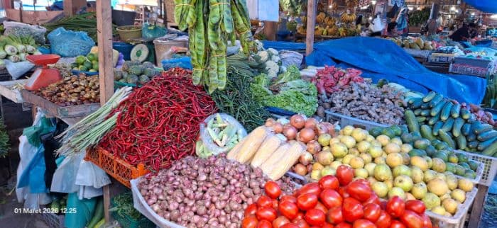 harga_bahan_pokok_anjlok_di_dairi_cabai_hijau_rp10000_per_kg